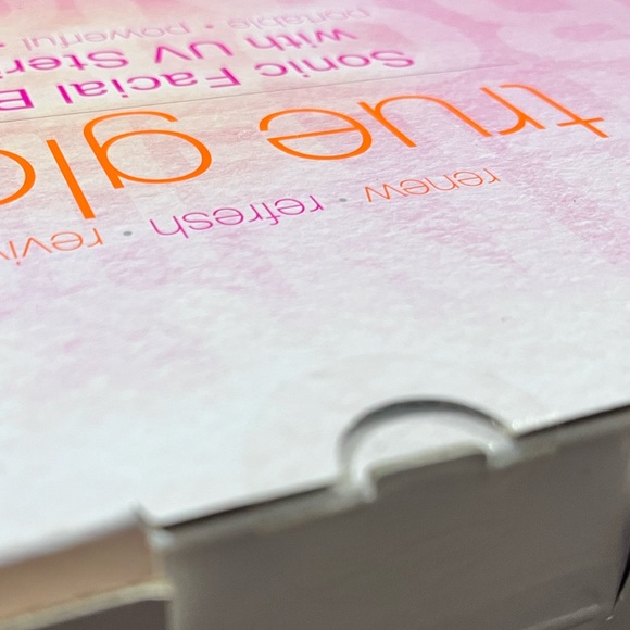 CONAIR NIB AUTHENTIC TRUE GLOW SONIC FACIAL BRUSH WITH UV STERILIZER - Picture 11 of 11